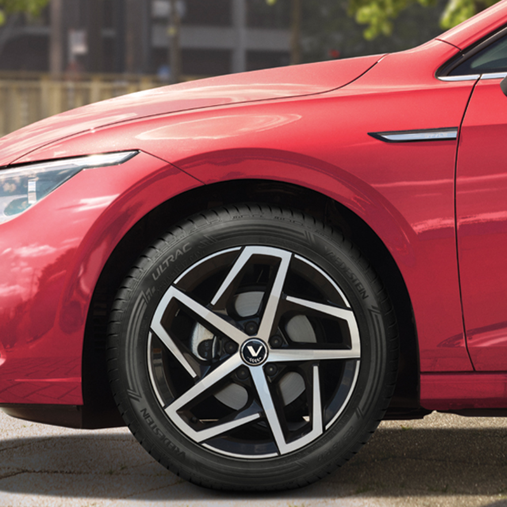 Lepsza o 10% skuteczność hamowania na suchych i mokrych nawierzchniach*