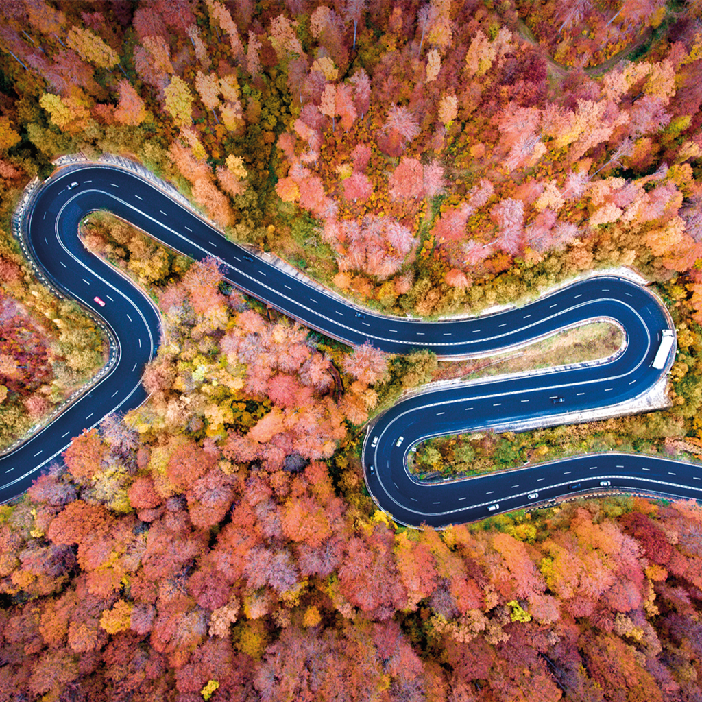 Zaprojektowana z myślą o cięższych pojazdach elektrycznych: o 6% lepsza precyzja prowadzenia* i zwiększona stabilność podczas pokonywania zakrętów